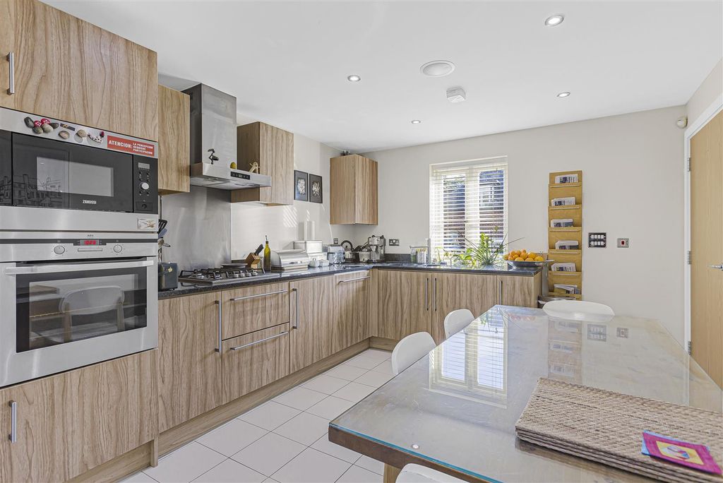 Property photo 3 of 25 15_38525.Jpg