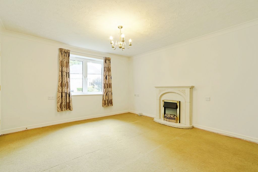 Property photo 2 of 10 Living Room