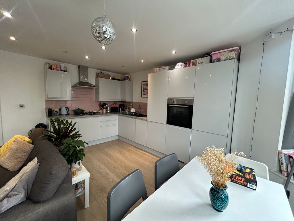 Property photo 3 of 13 Kitchen