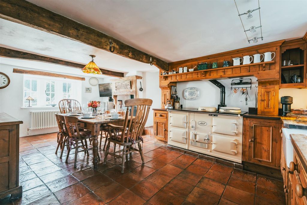 Property photo 3 of 39 Dining Kitchen