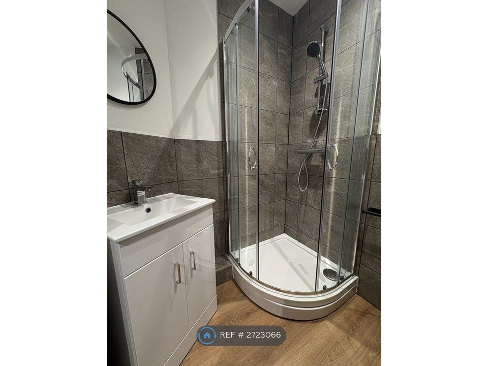 Property photo 2 of 8 Studio 3