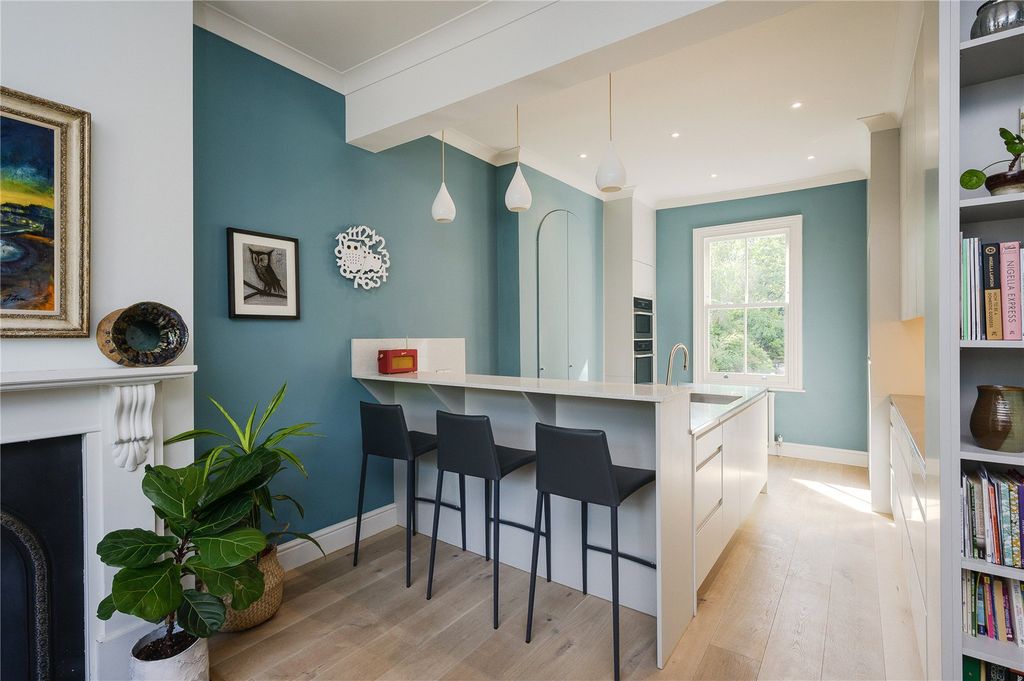 Property photo 2 of 20 Kitchen