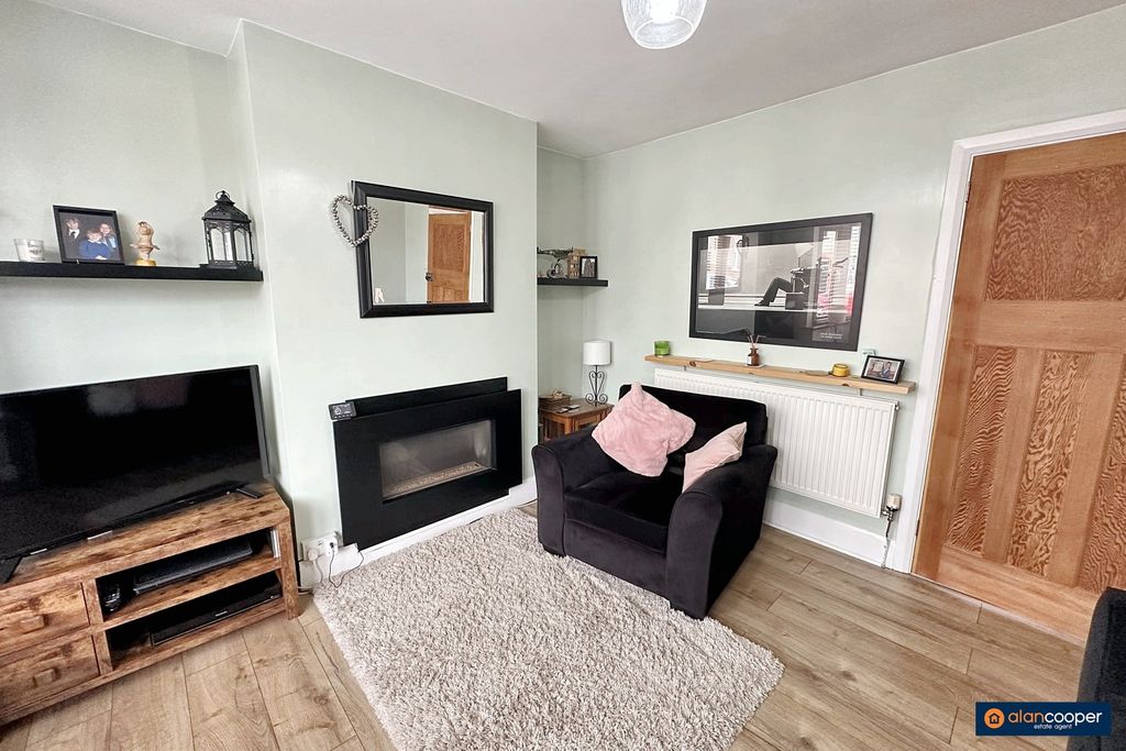 Property photo 3 of 19 4521085