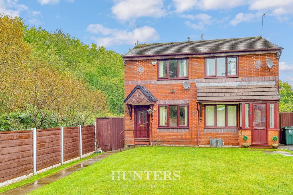 Property photo 1 of 16 Hembury Close (18).Jpg