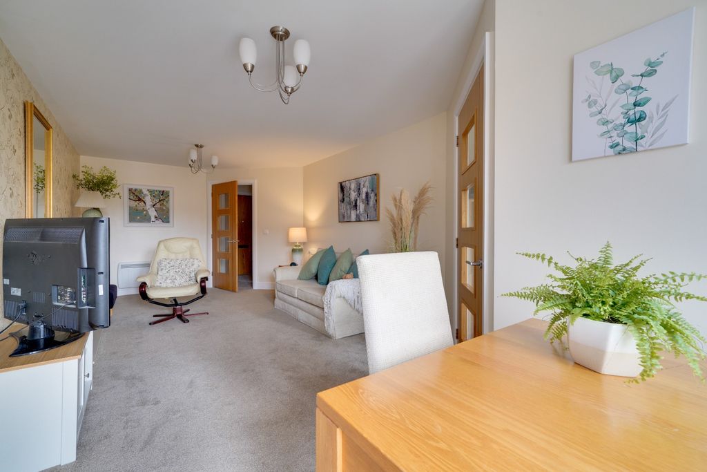 Property photo 2 of 15 3585293