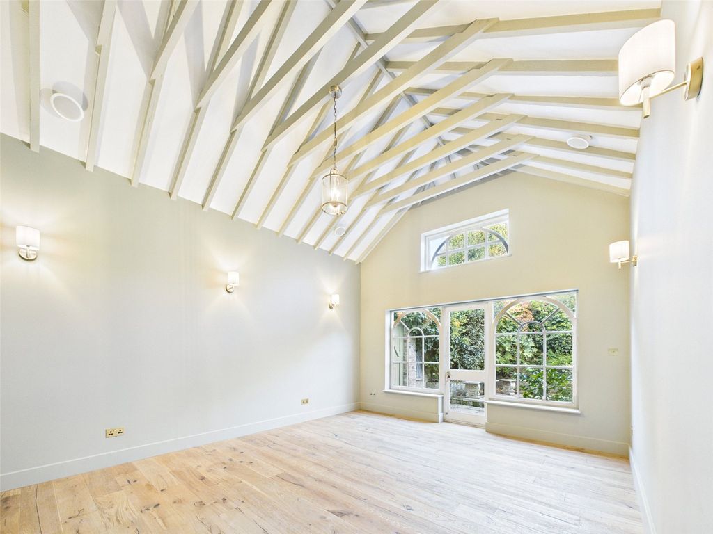 Property photo 2 of 25 Picture No. 05