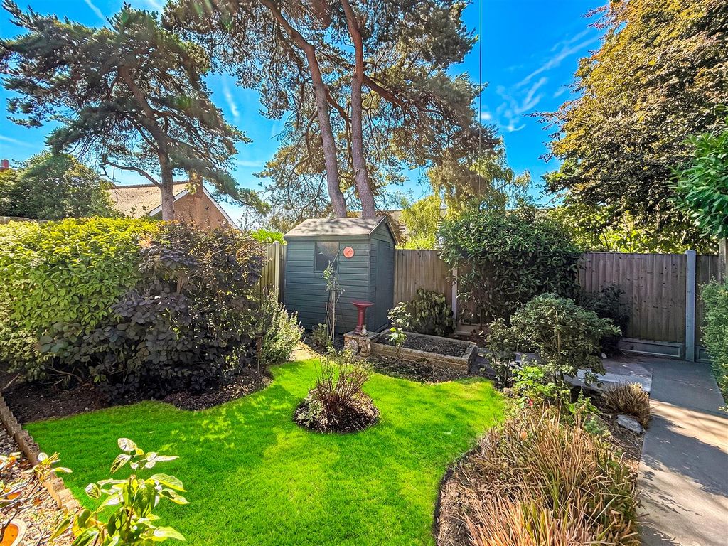 Property photo 3 of 20 Garden