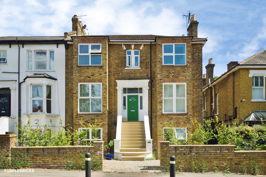 Property photo 1 of 31