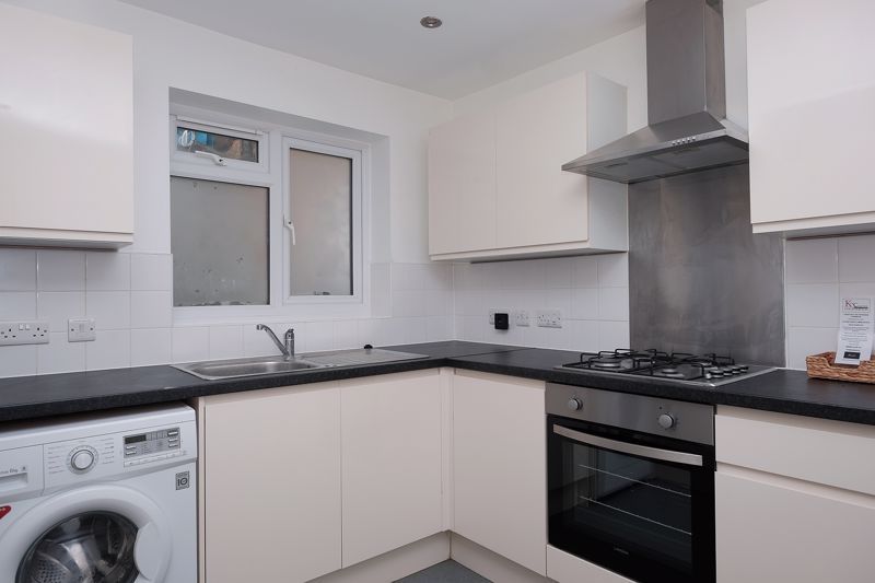 Property photo 1 of 11 Kitchen