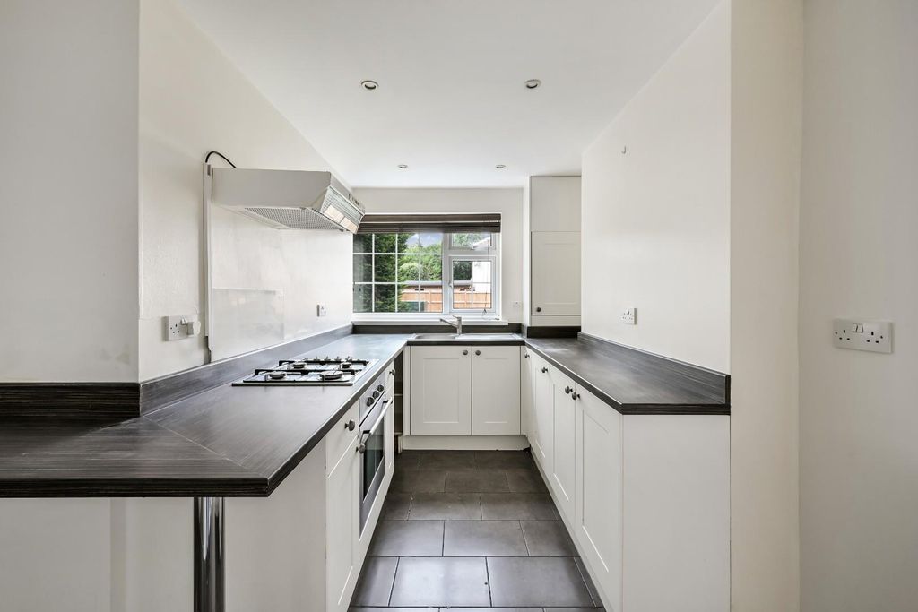 Property photo 3 of 11 Tyrolean Court