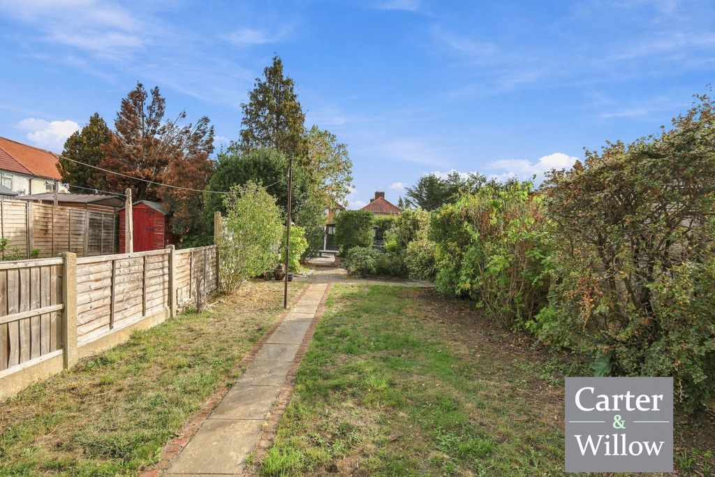 Property photo 2 of 23