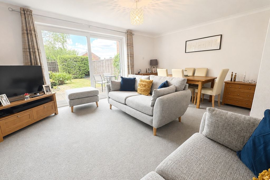 Property photo 2 of 12 5269983
