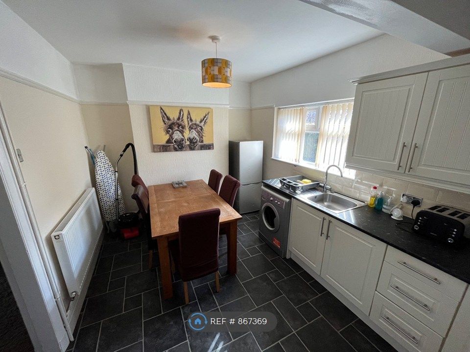 Property photo 3 of 19 Kitchen Diner