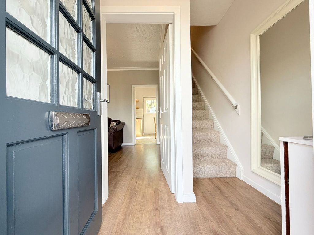 Property photo 2 of 25