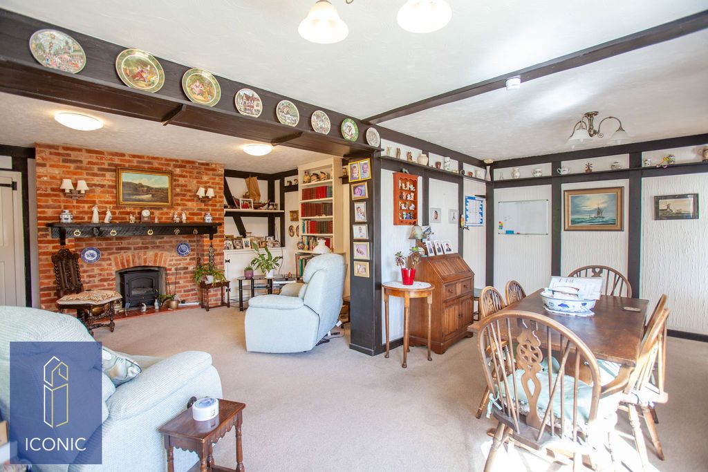 Property photo 3 of 20 Photo 12