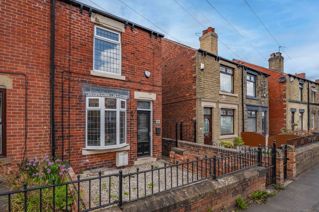 Property photo 1 of 31