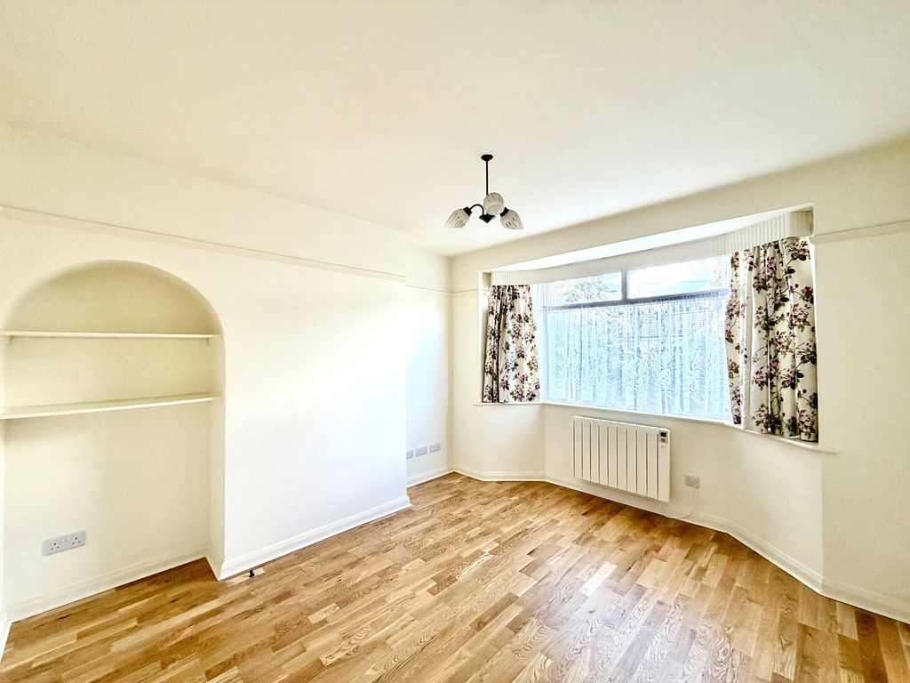 Property photo 2 of 11 Not Specified