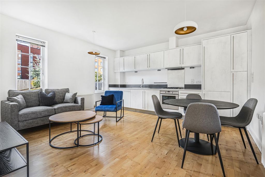 Property photo 1 of 19 Reception