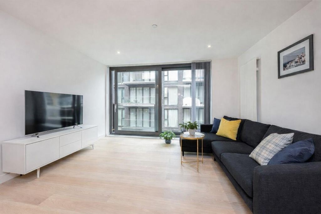 Property photo 1 of 7 Living Area