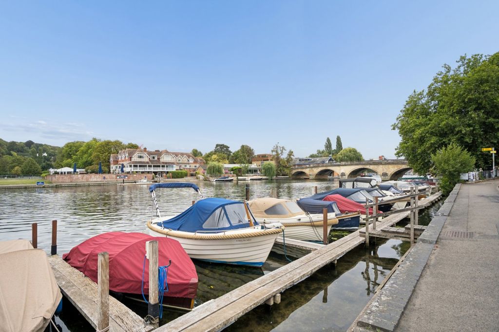Property photo 2 of 20 River Thames