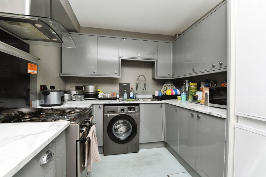 Property photo 3 of 14 Photo