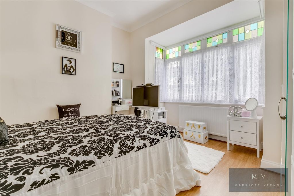 Property photo 3 of 12 Selsdon Rd 172 F2-1.Jpg