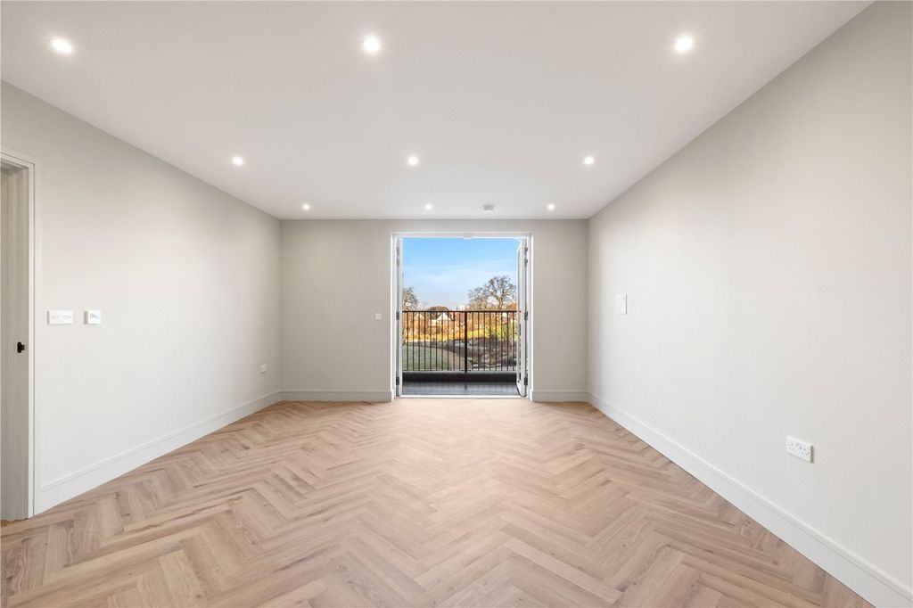 Property photo 2 of 21 Picture No. 35