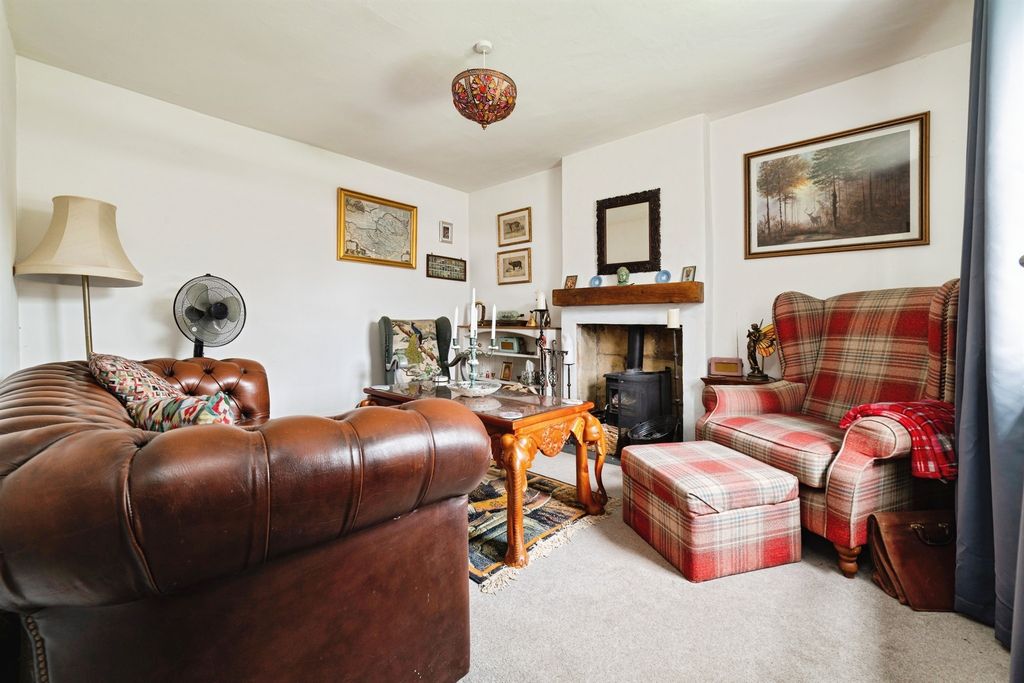 Property photo 2 of 11