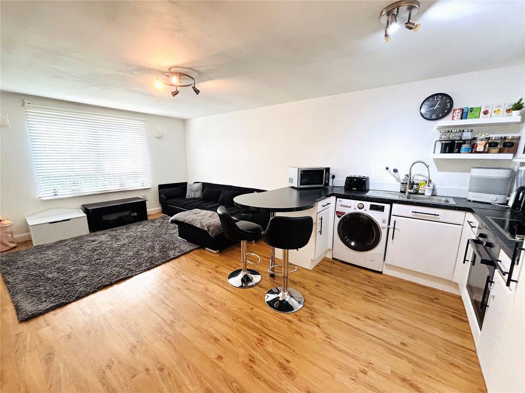 Property photo 2 of 11 Picture No. 10