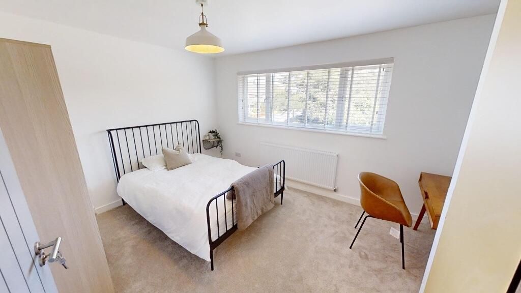 Property photo 1 of 16 A Bright And Welcoming Double Bedroom Featuring A ...