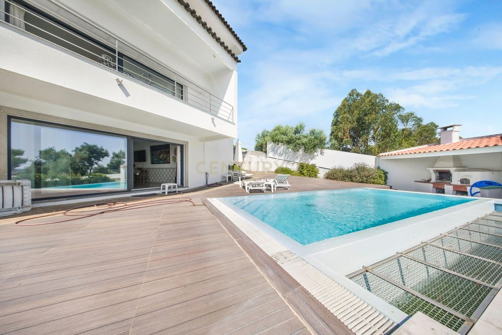 Property photo 1 of 37