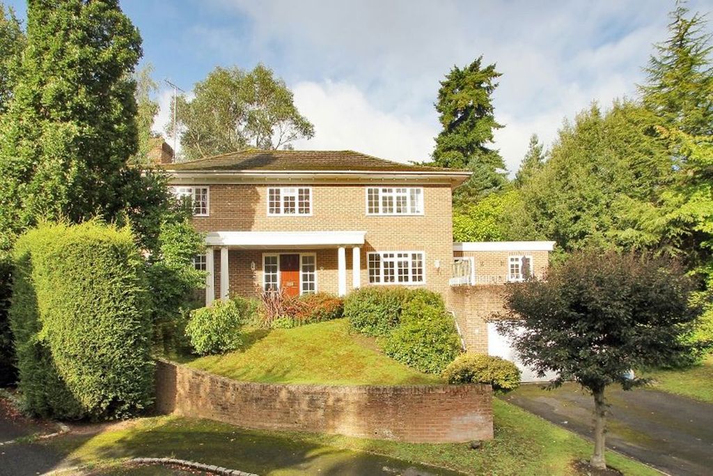 Property photo 1 of 8