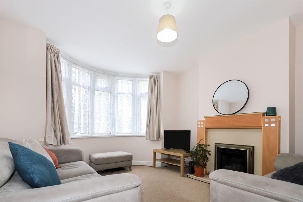 Property photo 3 of 19