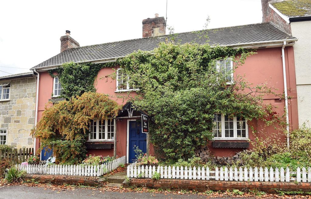 Property photo 1 of 11 Front