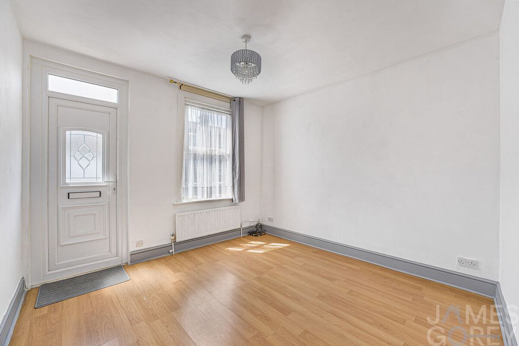 Property photo 2 of 16