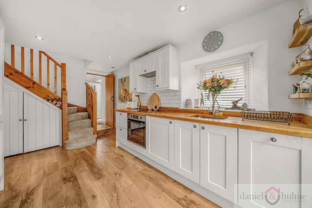 Property photo 2 of 47 The Barn Warslow-5-2