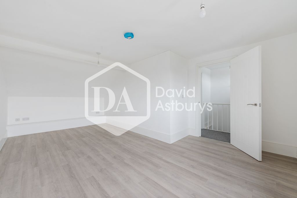 Property photo 2 of 4 Img_22796_8_Original