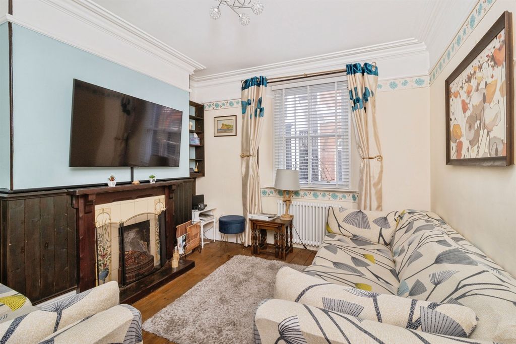Property photo 2 of 18