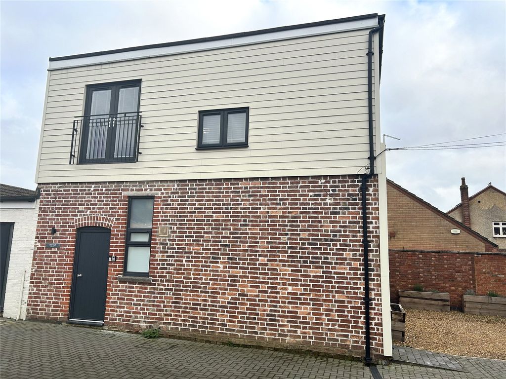 Property photo 3 of 8 Picture 3