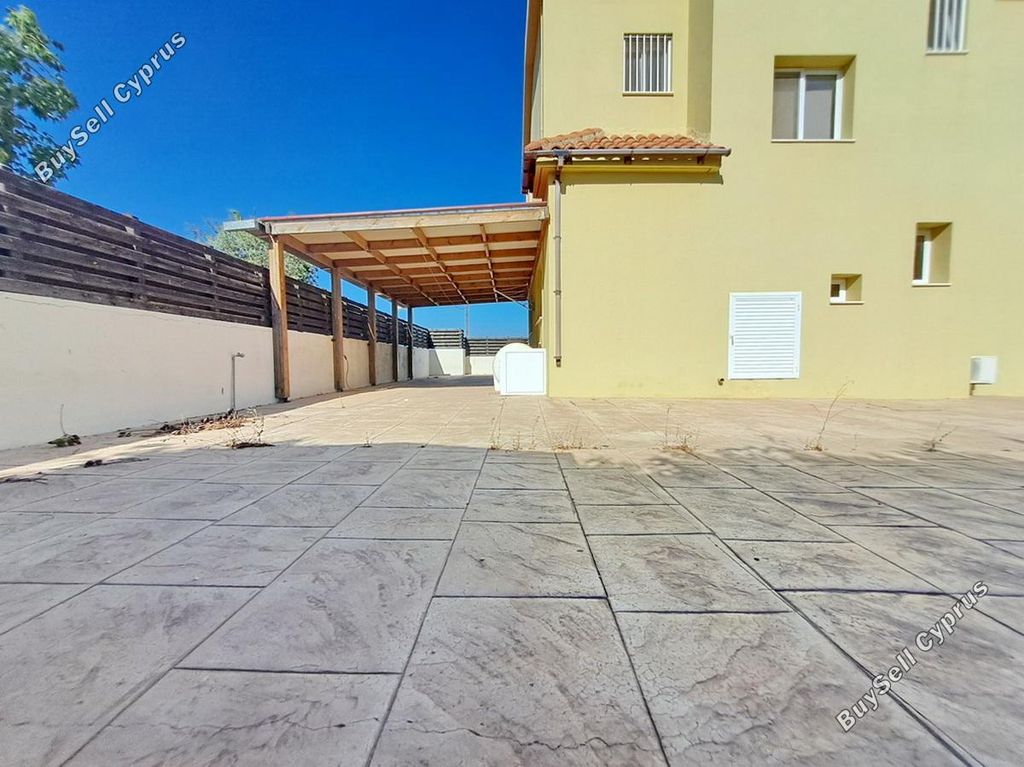 Property photo 2 of 24