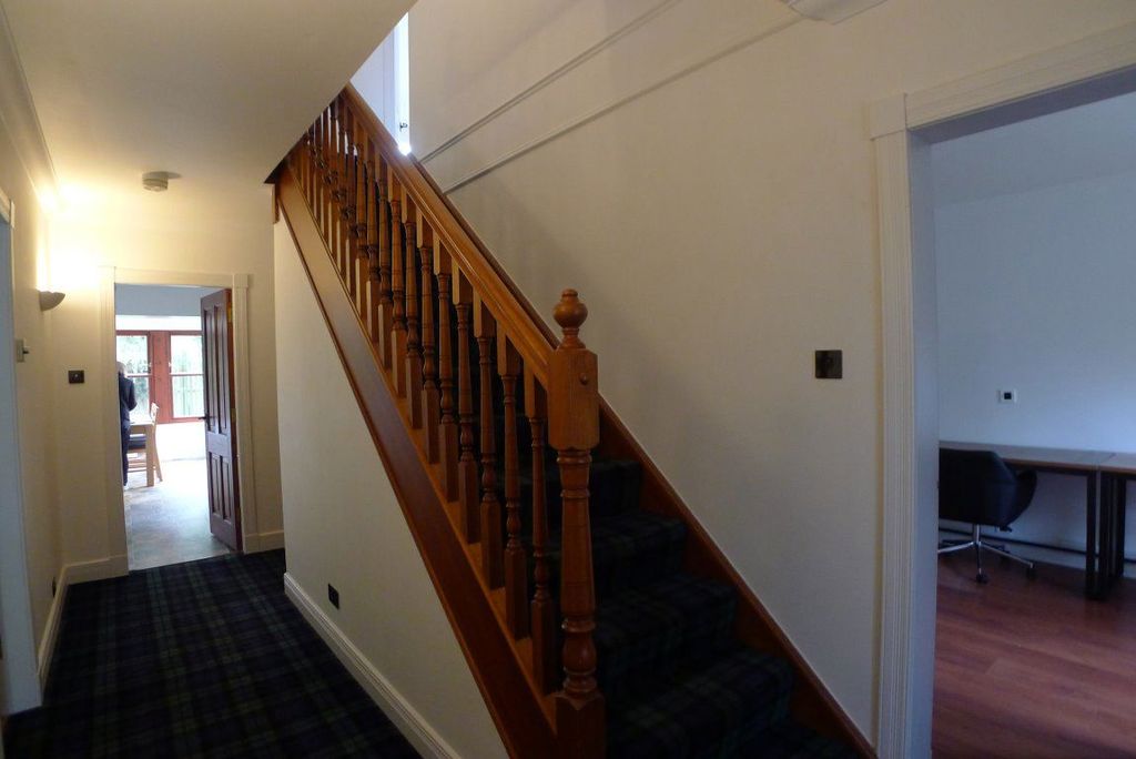 Property photo 3 of 35
