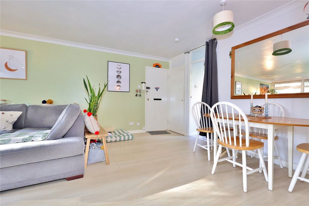 Property photo 3 of 16 Picture 3