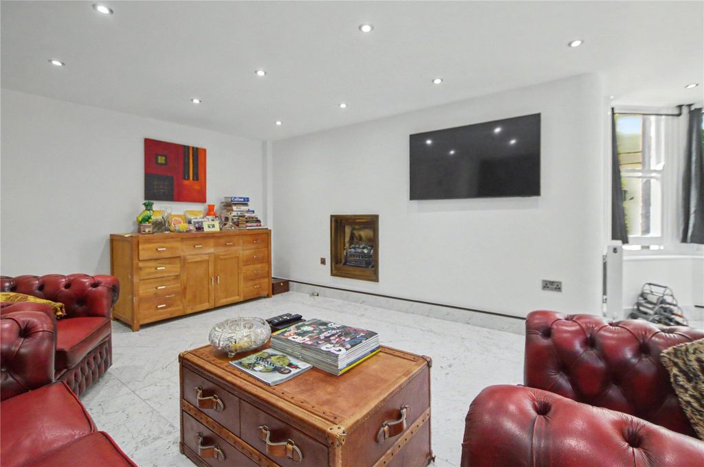 Property photo 2 of 12 Picture No. 02