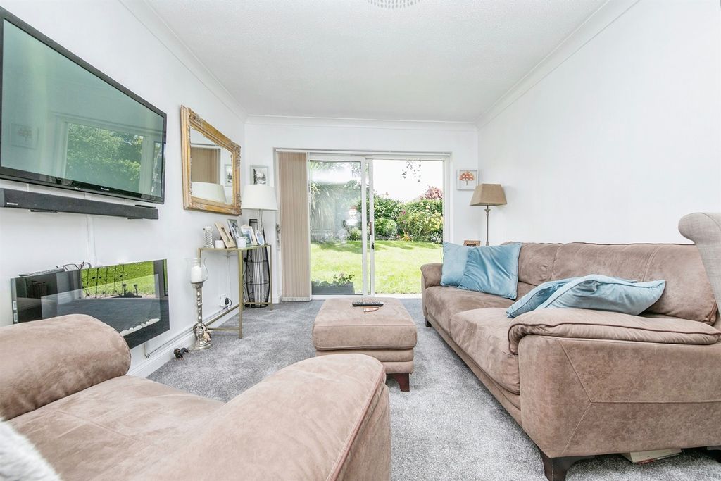 Property photo 2 of 16