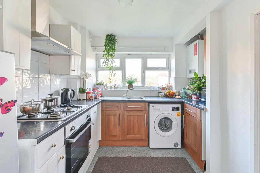 Property photo 3 of 21