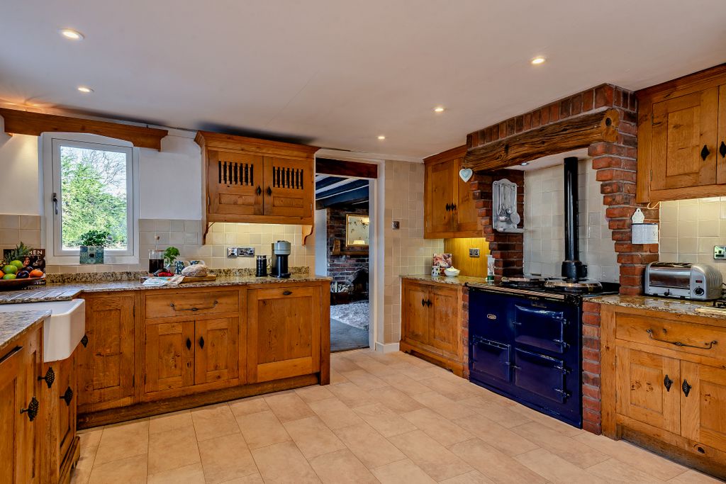 Property photo 3 of 17