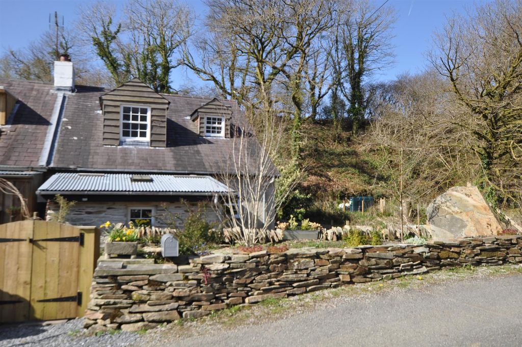 Property photo 2 of 32