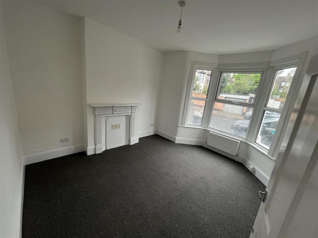 Property photo 2 of 11 Second Image