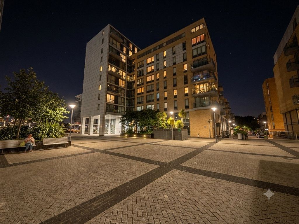 Property photo 1 of 21 External