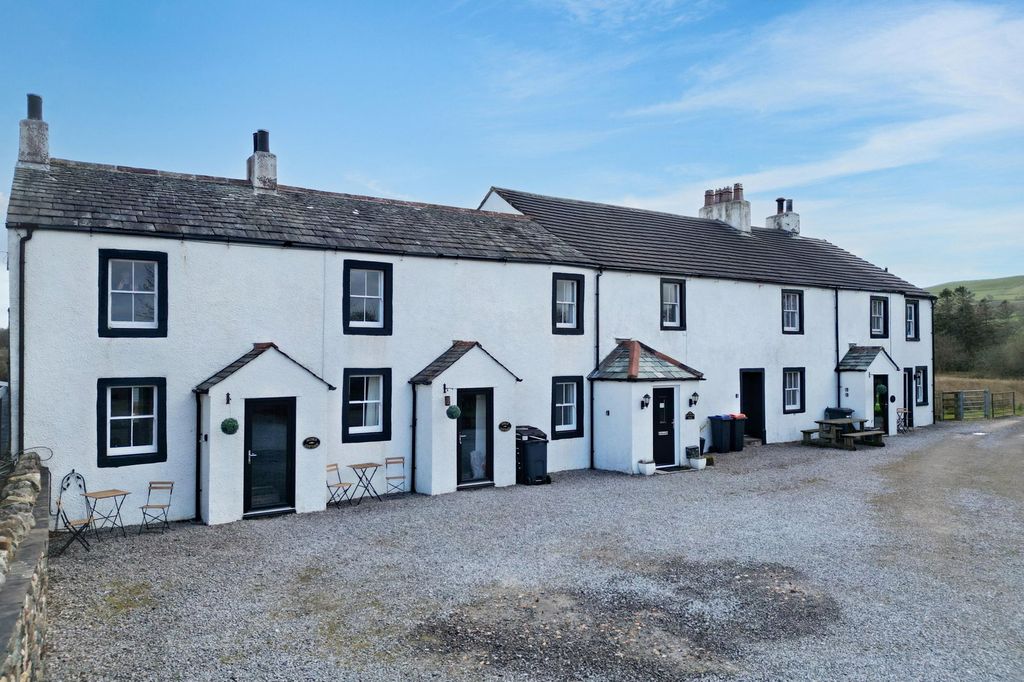 Property photo 2 of 43